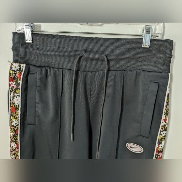 Nike Floral Stripe Trimmed Nylon Track Pants Black Size Medium - Picture 4 of 6